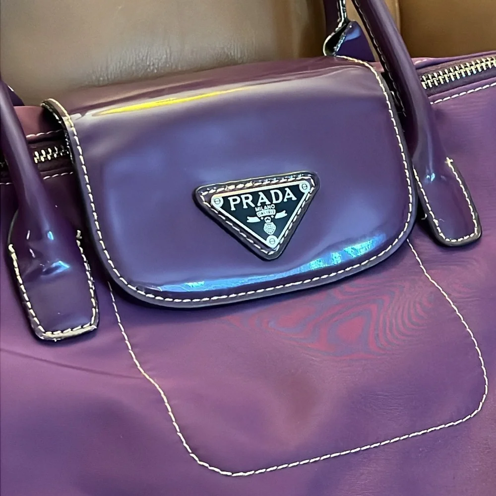 PRADA Tessuto Purple W/Patent Leather Detail Shoulderbag - Picture 2 of 10